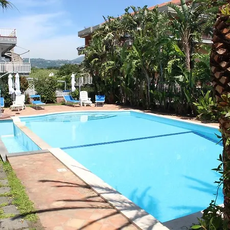 The Seaside Apartment *